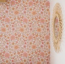 Carregar imagem no visualizador da galeria, Daisy Wallpaper by Lovely People Studio
