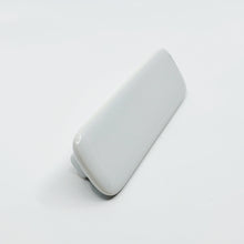 Carregar imagem no visualizador da galeria, Glossy White &quot;Tabula&quot; Cabinet Knob and Drawer Pull
