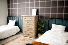 Carregar imagem no visualizador da galeria, Brett Wallpaper by Christy Beasley
