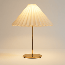 Cargar imagen en el visor de la galería, Irene Table Lamp
