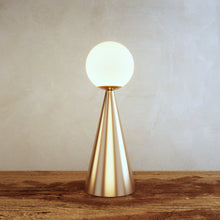Carregar imagem no visualizador da galeria, Jadeed Table Lamp
