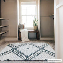 Carregar imagem no visualizador da galeria, Brownhills Cream&amp;Black Trellis Cotton Area Rug
