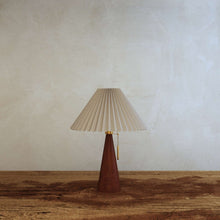 Carregar imagem no visualizador da galeria, Kishel Table Lamp

