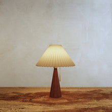 Carregar imagem no visualizador da galeria, Kishel Table Lamp

