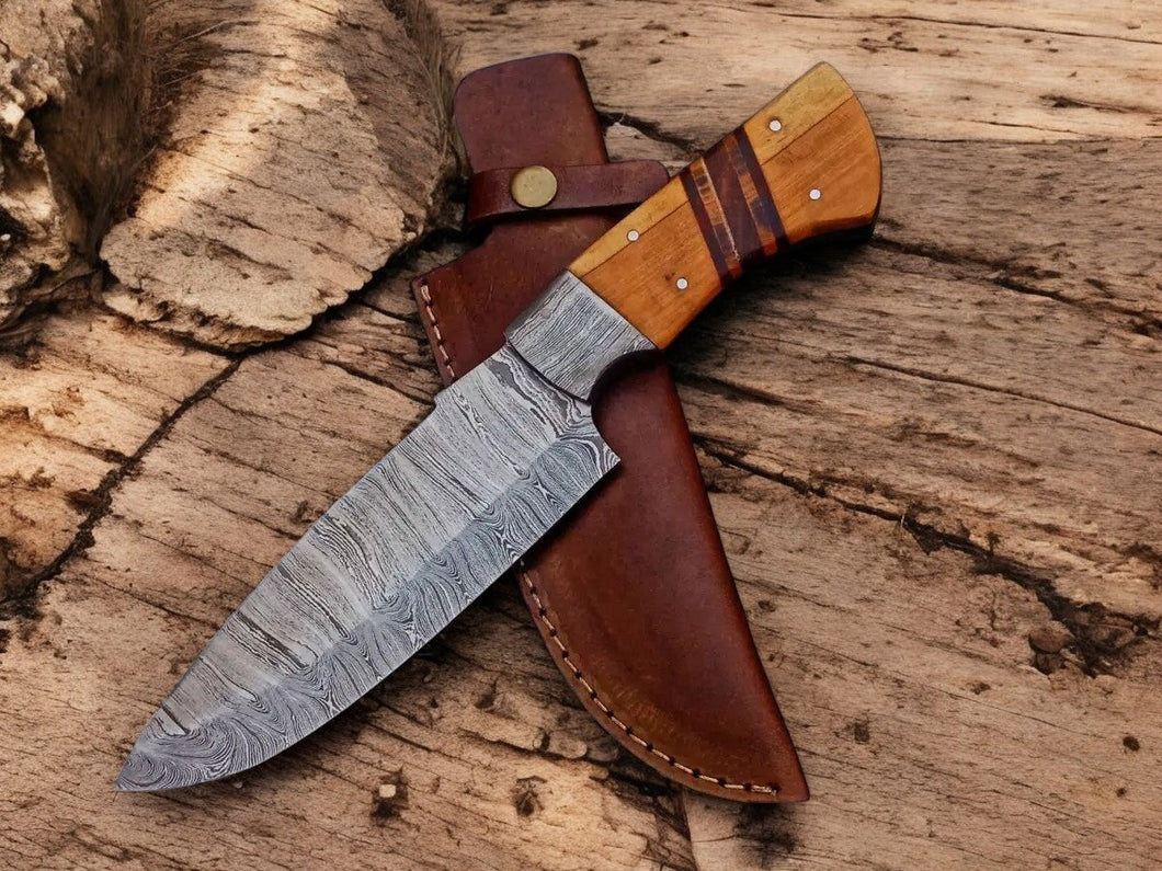 Custom Handmade Damascus Hunting Knife – 9.5
