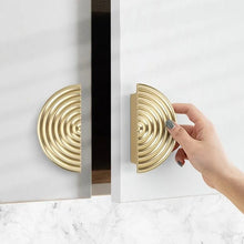 Load image into Gallery viewer, Koinob Knob &amp; Drawer pull
