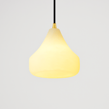 Carregar imagem no visualizador da galeria, Kova Alabaster Pendant Light
