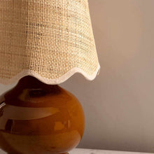 Load image into Gallery viewer, Theisseil Brown Table Lamp
