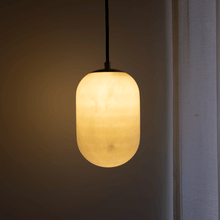 Cargar imagen en el visor de la galería, Lithos Alabaster Pendant Light
