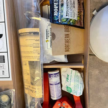 Load image into Gallery viewer, NORTHERN BREWER Deluxe Homebrew Starter Kit
