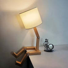 Carregar imagem no visualizador da galeria, Mechanical Man Table Lamp
