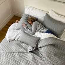 Carregar imagem no visualizador da galeria, Bamboo Cotton Quilted Coverlet, Twin - Silver
