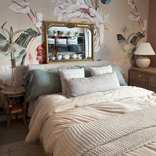 Carregar imagem no visualizador da galeria, Gilded Arch Wall Mirror
