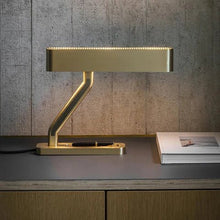 Carregar imagem no visualizador da galeria, Munira Table Lamp
