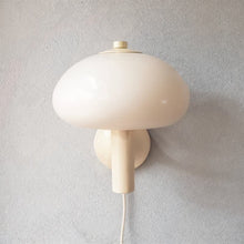 Load image into Gallery viewer, Nameko Wall Lamp
