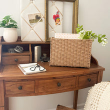 Carregar imagem no visualizador da galeria, Woven Hanging File Basket
