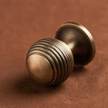 Load image into Gallery viewer, Orgil Knob &amp; Pull Bar
