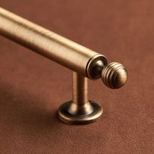 Load image into Gallery viewer, Orgil Knob &amp; Pull Bar
