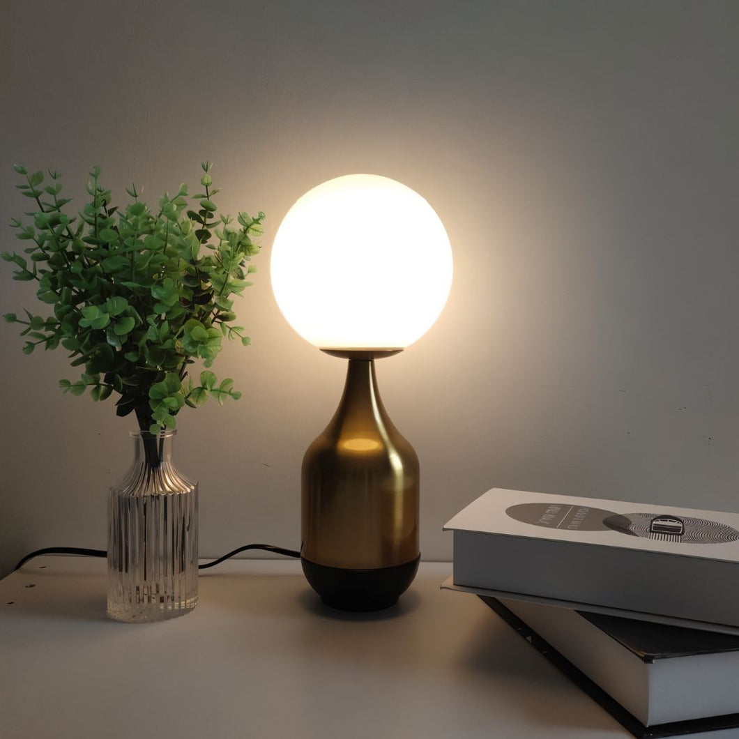 Pelota Table Lamp