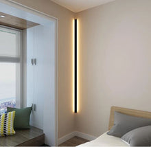 Carregar imagem no visualizador da galeria, Linear Minimalist Wall Lamp
