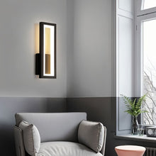 Cargar imagen en el visor de la galería, Plaisio Wall Lamp
