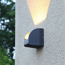 Carregar imagem no visualizador da galeria, Proculus Outdoor Wall Lamp
