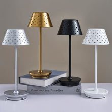 Carregar imagem no visualizador da galeria, Punteado Table Lamp
