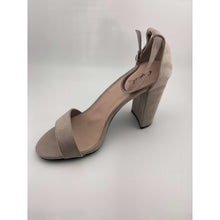 Carregar imagem no visualizador da galeria, Qupid Women&#39;s Single Sole Sandal with Chunky Heel Heeled
