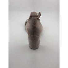 Carregar imagem no visualizador da galeria, Qupid Women&#39;s Single Sole Sandal with Chunky Heel Heeled
