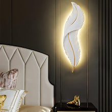 Cargar imagen en el visor de la galería, Quill Wall Lamp
