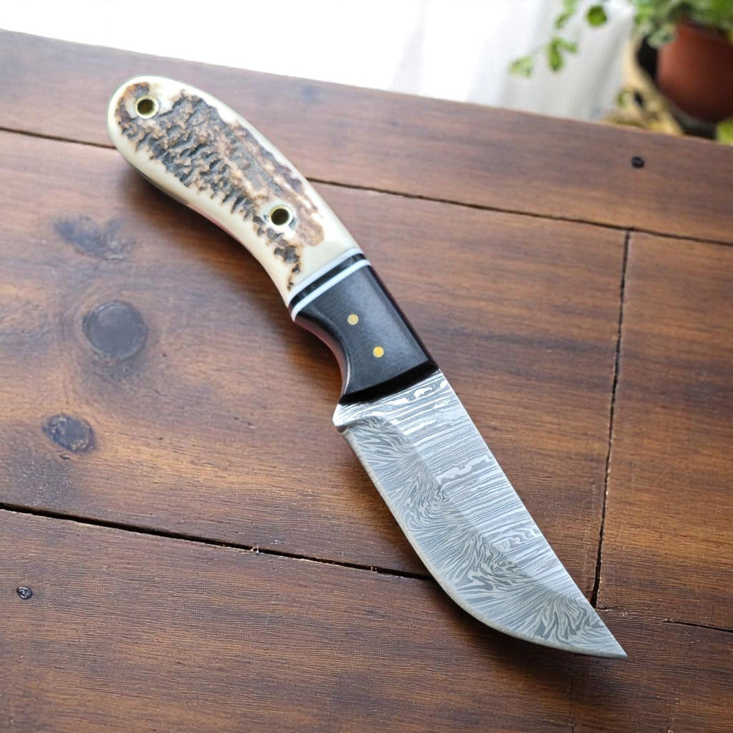 Custom Handmade Damascus Steel Hunting Knife – 7.75