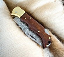 Cargar imagen en el visor de la galería, Custom Handmade Damascus Steel Pocket Knife with Rosewood Handle
