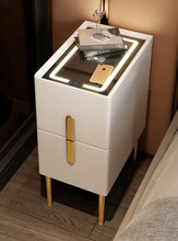 Carregar imagem no visualizador da galeria, Saville Side Table
