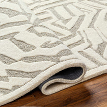 Carregar imagem no visualizador da galeria, Avian Cream Wool Area Rug
