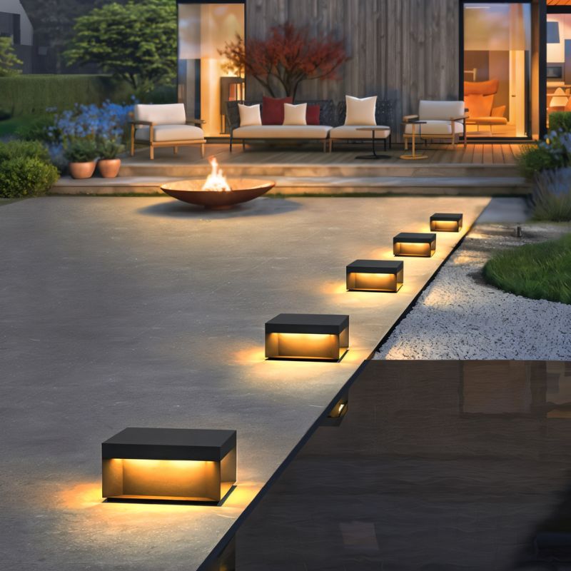 Senadina Outdoor Garden Lamp