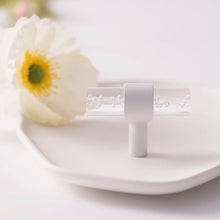 Load image into Gallery viewer, Shakuf Transparent Knob &amp; Pull Bar
