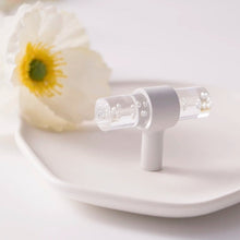 Load image into Gallery viewer, Shakuf Transparent Knob &amp; Pull Bar
