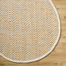 Carregar imagem no visualizador da galeria, Aren Area Rug - Clearance
