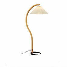 Carregar imagem no visualizador da galeria, Skiastro Floor Lamp
