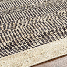 Carregar imagem no visualizador da galeria, Black Elle Area Rug - Clearance
