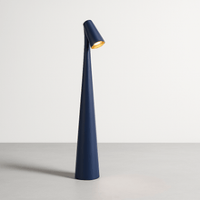 Carregar imagem no visualizador da galeria, Solis Table Lamp
