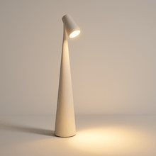 Carregar imagem no visualizador da galeria, Solis Table Lamp
