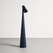 Carregar imagem no visualizador da galeria, Solis Table Lamp
