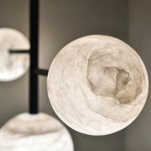 Cargar imagen en el visor de la galería, Sphaira Alabaster Pendant Light
