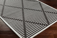 Carregar imagem no visualizador da galeria, Anah 3D Black Outdoor Rug
