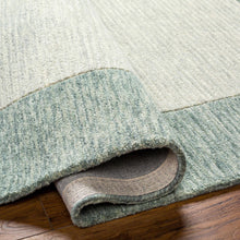 Carregar imagem no visualizador da galeria, Amadi Green Wool Area Rug
