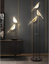 Carregar imagem no visualizador da galeria, Swallow Floor Lamp
