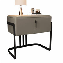 Carregar imagem no visualizador da galeria, Syrtari Side Table
