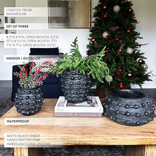 Cargar imagen en el visor de la galería, Handcrafted Textured Outdoor Matte Black Planters, Set of 3
