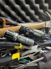 Carregar imagem no visualizador da galeria, Cadet Gen4 1,200 Lumen Tactical EDC Flashlight
